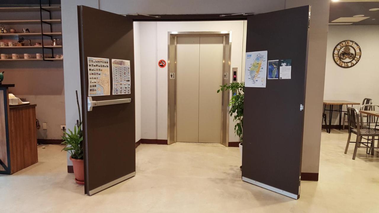 Taipei Travelers International Hostel Тамсуи Экстерьер фото